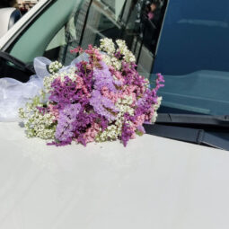 קישוט פרחים לרכב חתן כלה