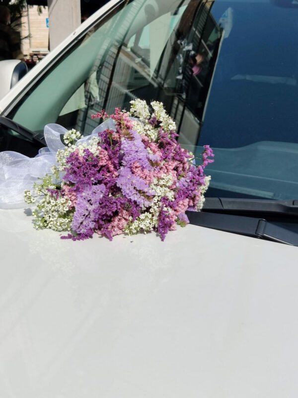 קישוט פרחים לרכב חתן כלה